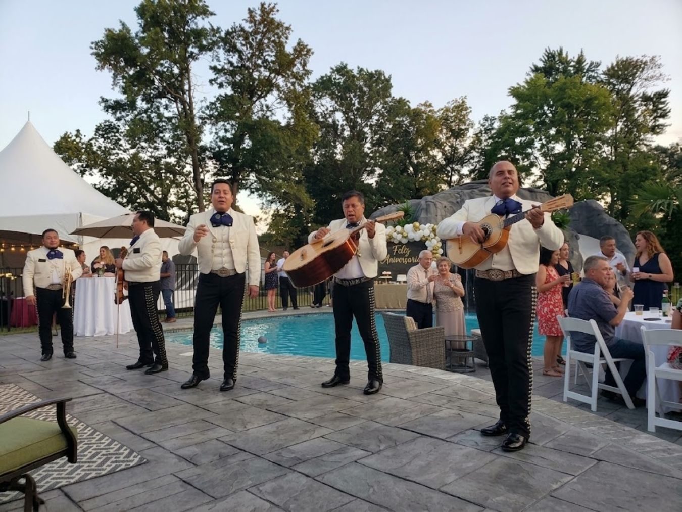 Mariachi Garibaldi en una fiesta de aniversario en Maryland