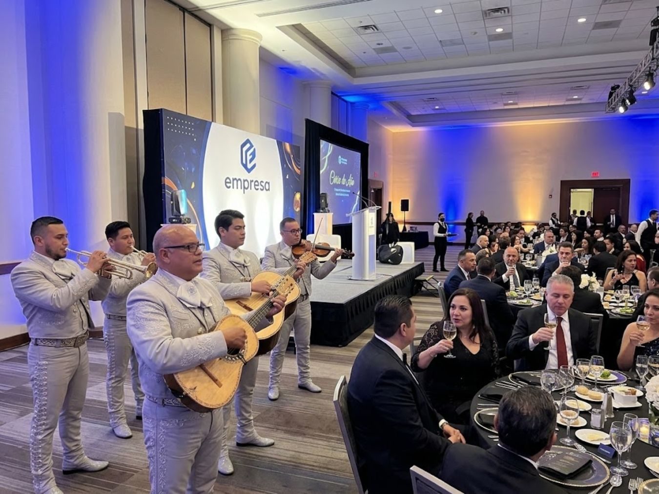 Mariachi Garibaldi en una cena corporativa en Maryland