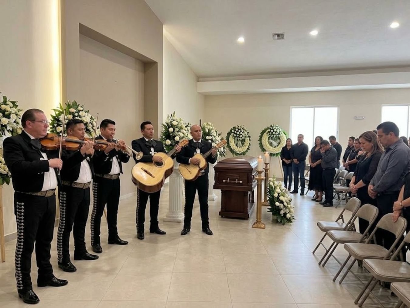 Mariachi Garibaldi acompañando un servicio fúnebre en Maryland