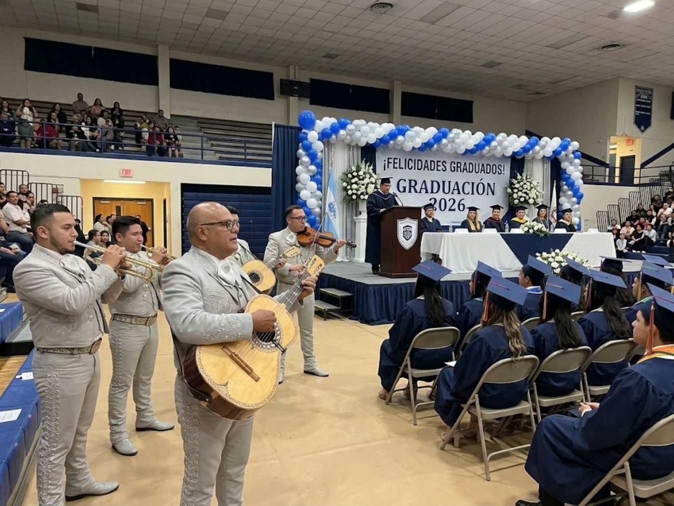Mariachi Garibaldi en una ceremonia de graduación en Maryland